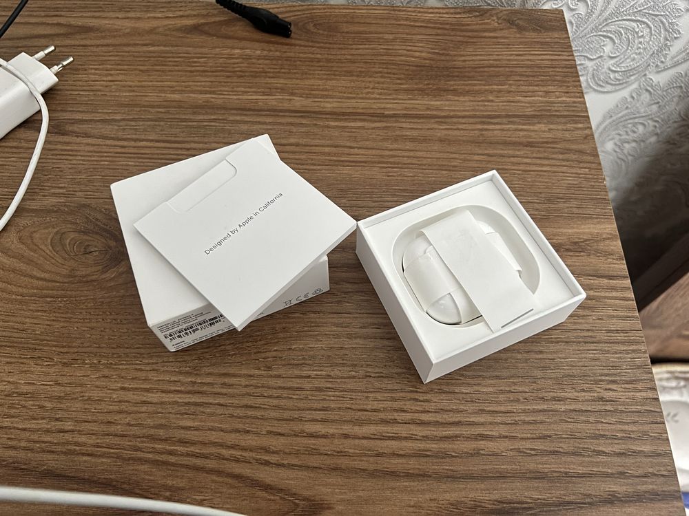 Airpods 4 нові оригинал