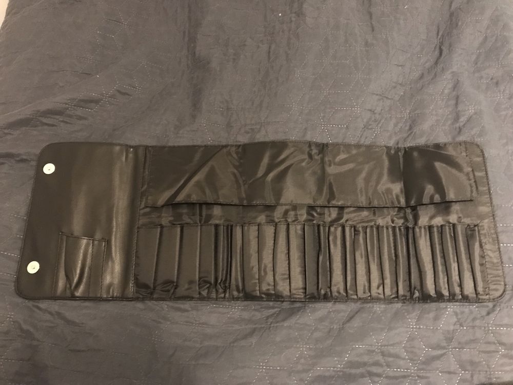 Etui na 25 pędzli Sunshade Minerals