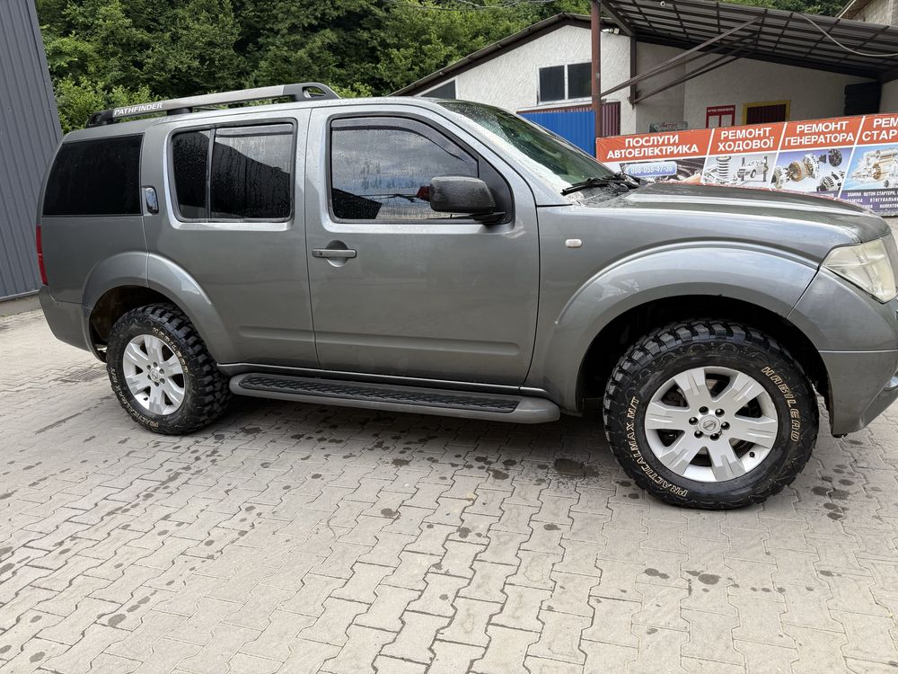 Nissan Pathfinder 2.5 TDI 2008року