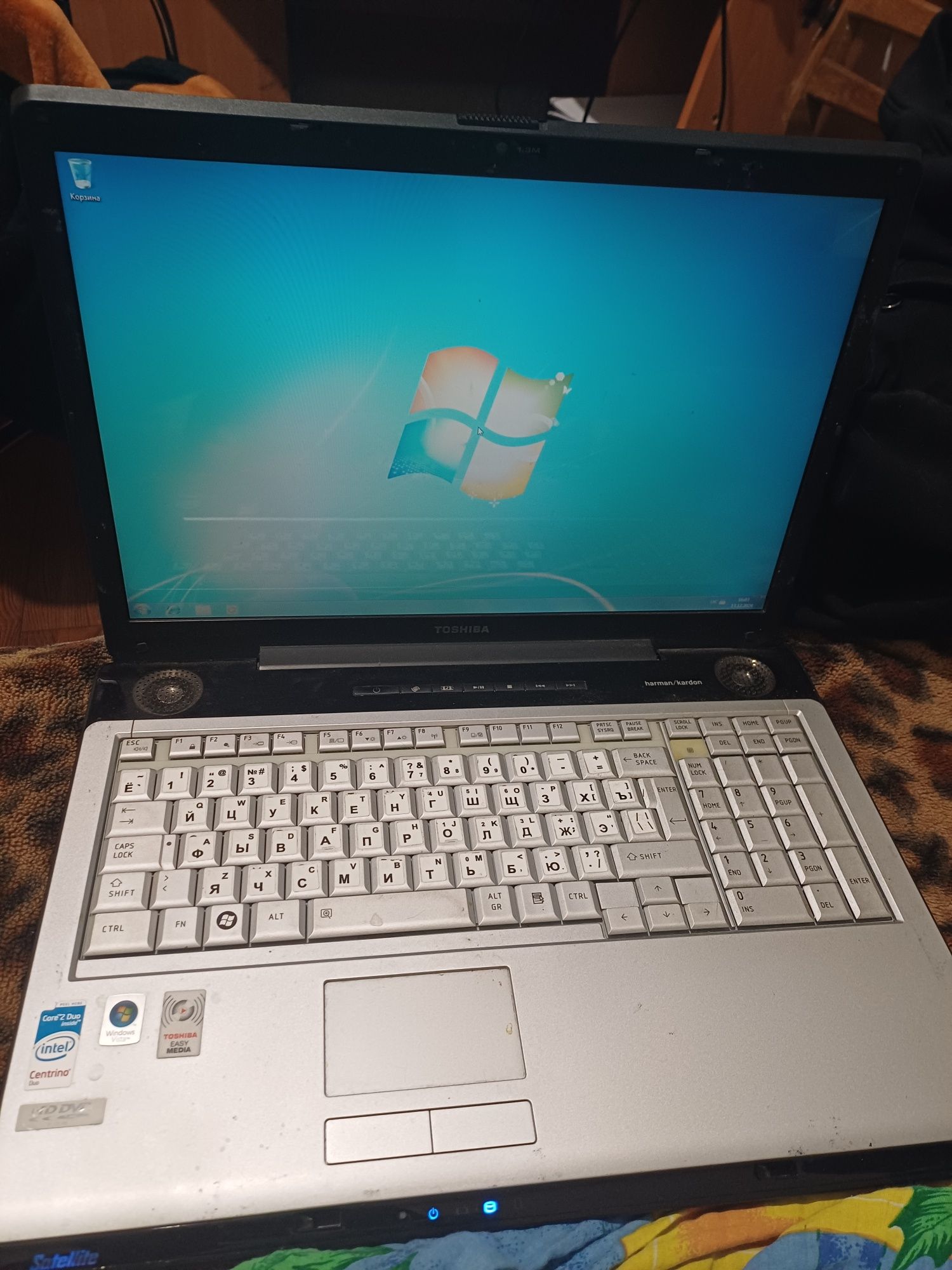 Ноутбук Toshiba satellite p200-1D0.  Старий ноутбук