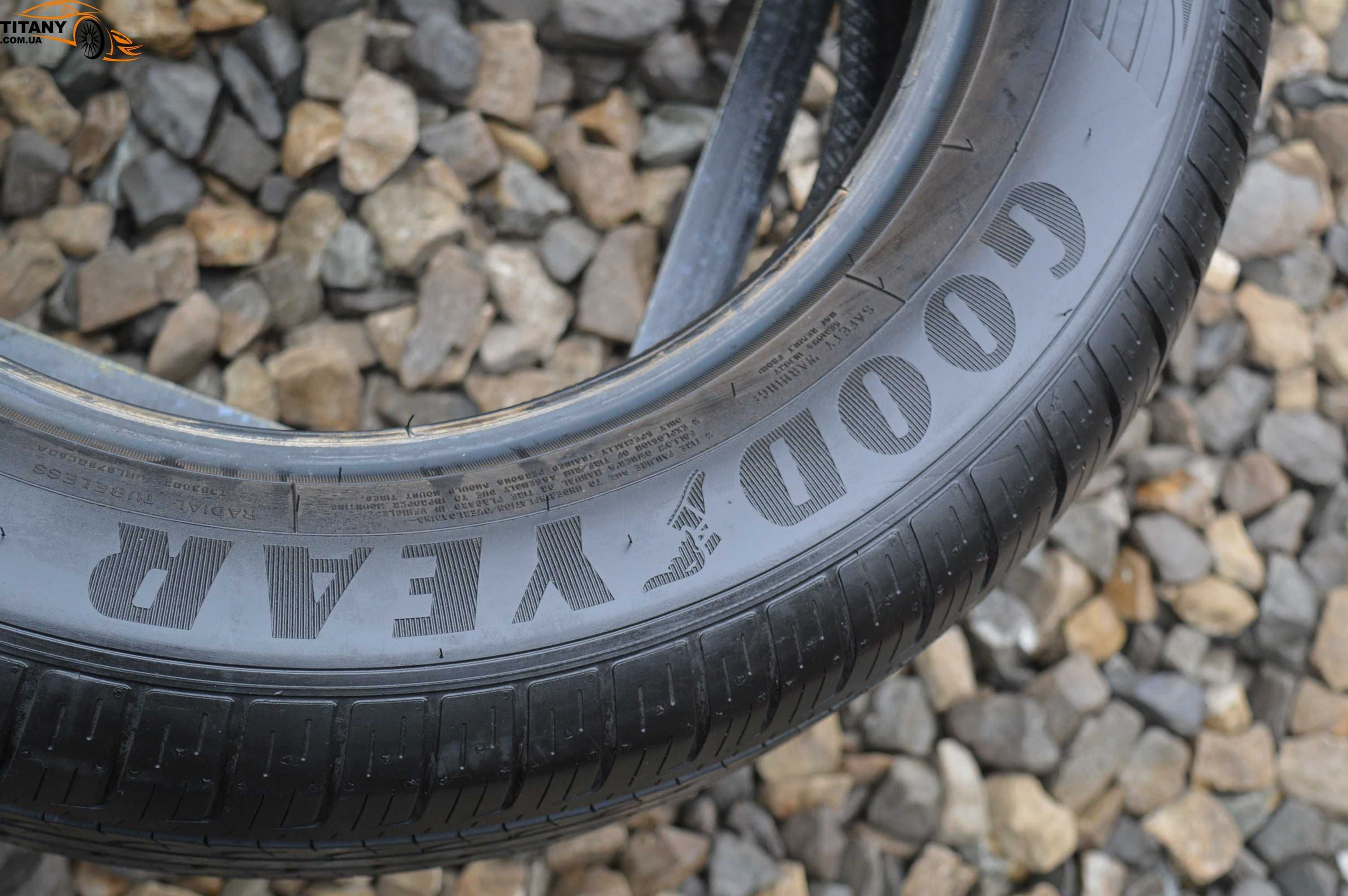 З пупиришками 215\60\R17 GoodYear EfficientGrip SUV 4x4 літо літня