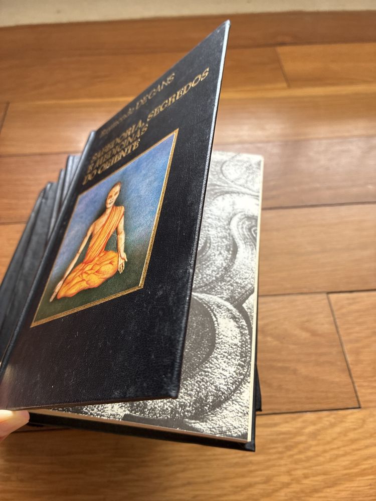 Vende-se coleçao de 5 livros antigos -capa dura