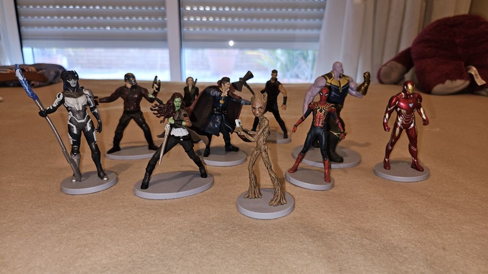 Marvel Avengers: Infinity War 10-Piece Deluxe PVC Figure Playset