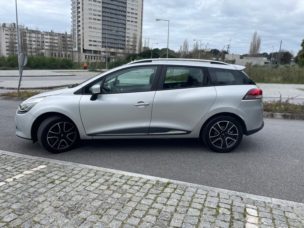 Renault Clio Sport Tourer limited