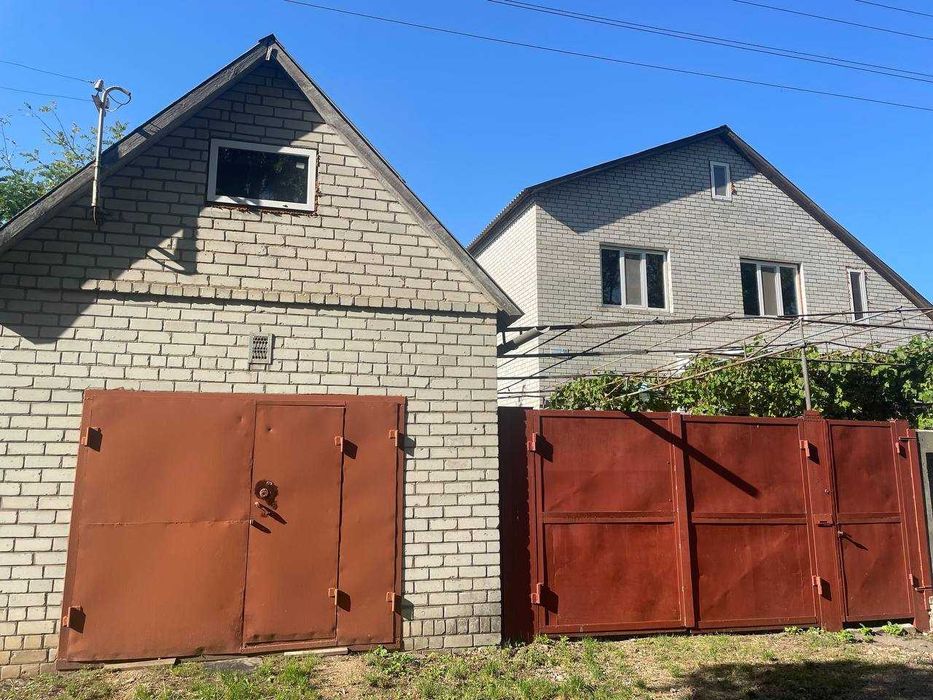 Продам жилой 2-х этажный дом в поселке Элитное