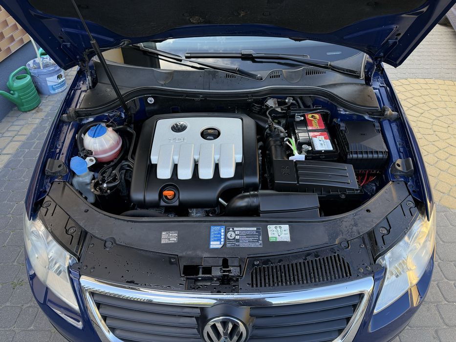 Volkswagen Passat B6 2.0 TDI Automat Model:2006 Navi Klimatronik !!!