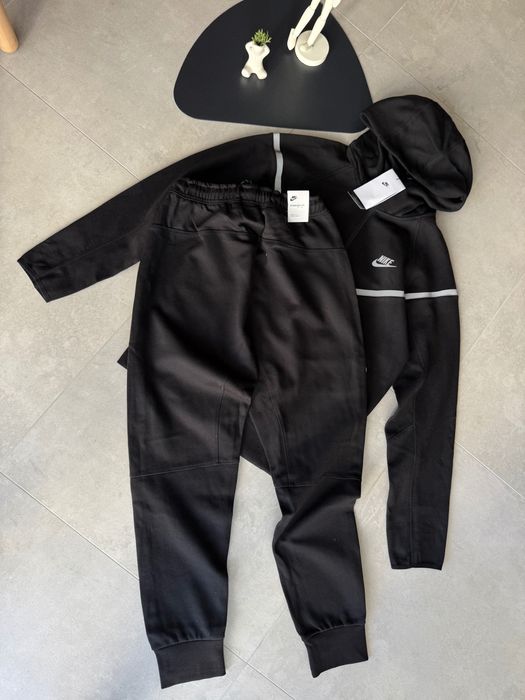 Нейлоновий костюм Nike tech Fleece Black Reflective зіпка і штани