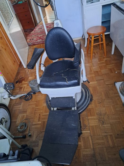 Używany zabytkowy fotel dentystyczny sprzed 60 lat