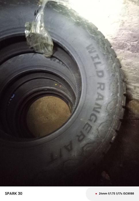 Продам нову резину 265*65*17. Комплектом.  В ідеалі- обмін на 16 .