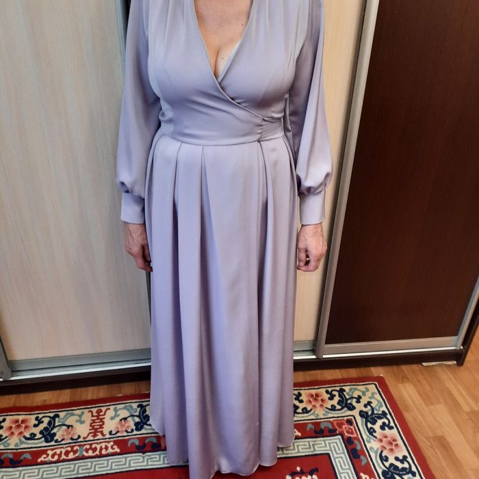 Продам святкову  сукню .