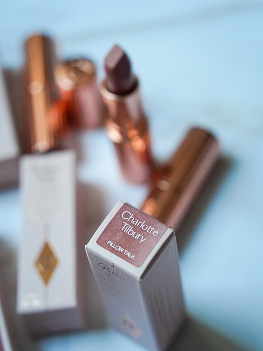Помада Charlotte Tilbury matte revolution pillow talk
