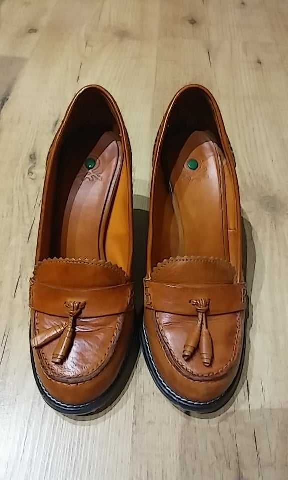 Sapatos em pele - Benetton - nº35