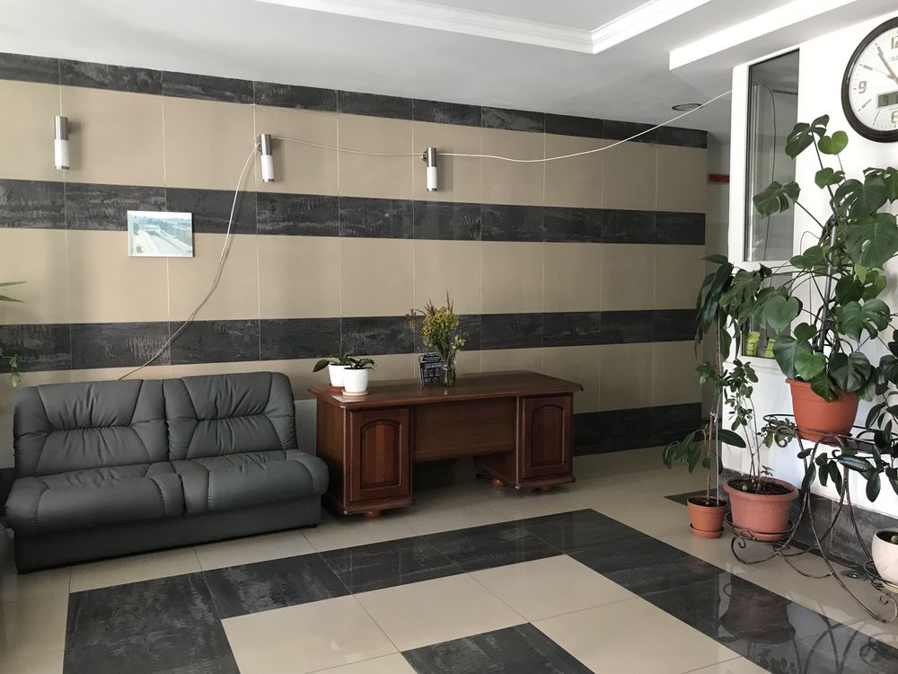 Продам на пр.Лобановського,6а 2-кімн.квартиру з ремоном та меблями