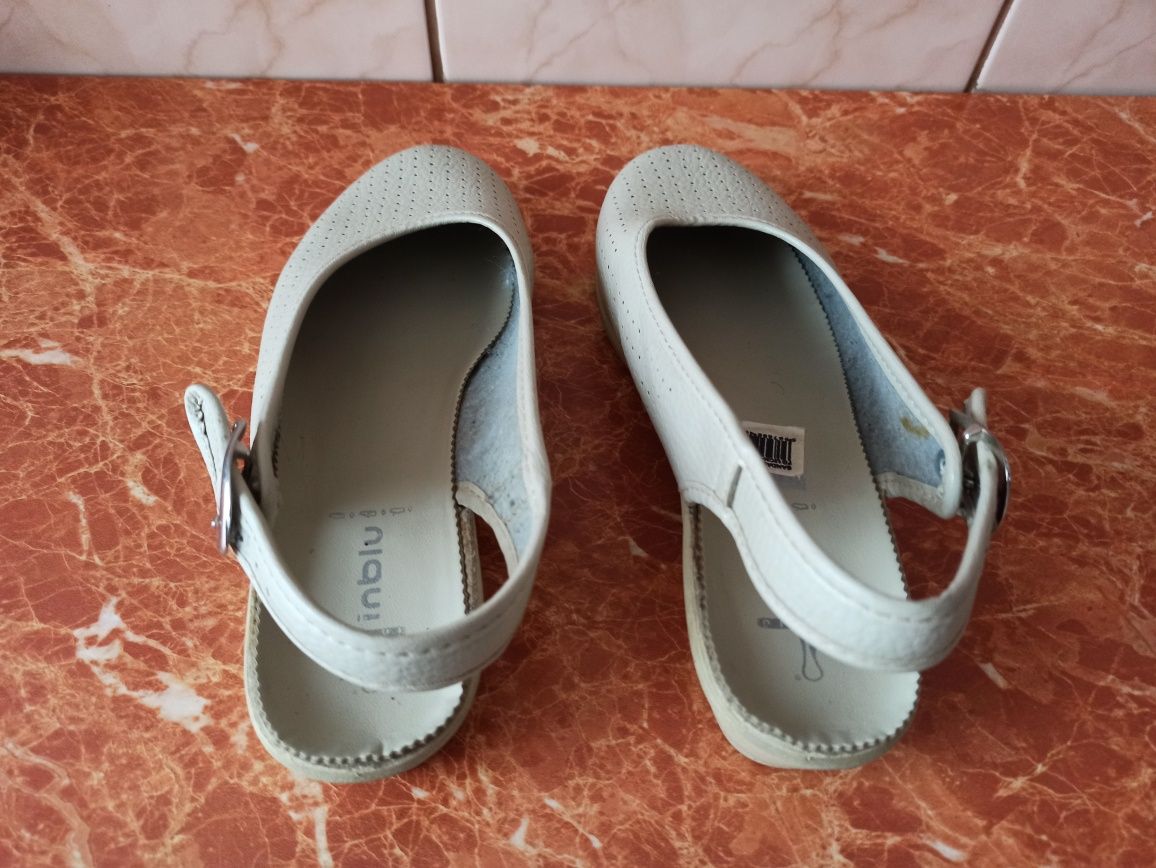 Buty damskie z odkrytą piętą