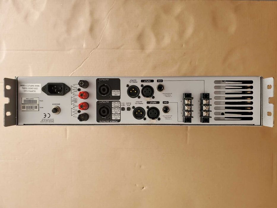Amplificador de som ALTO MISTRAL, mesa de mistura SPIRIT e colunas SEC
