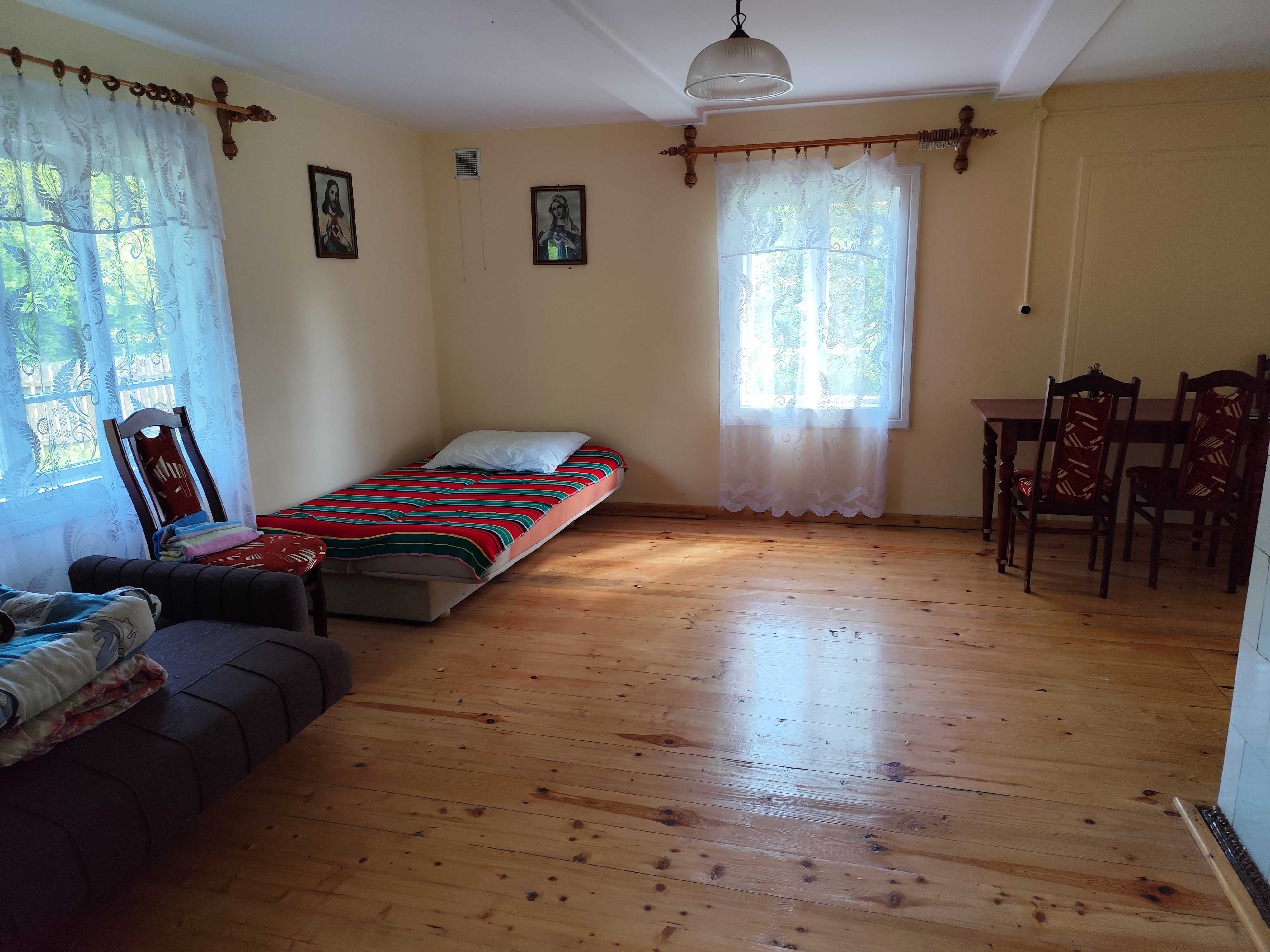 Domek przy lesie, Zaburze