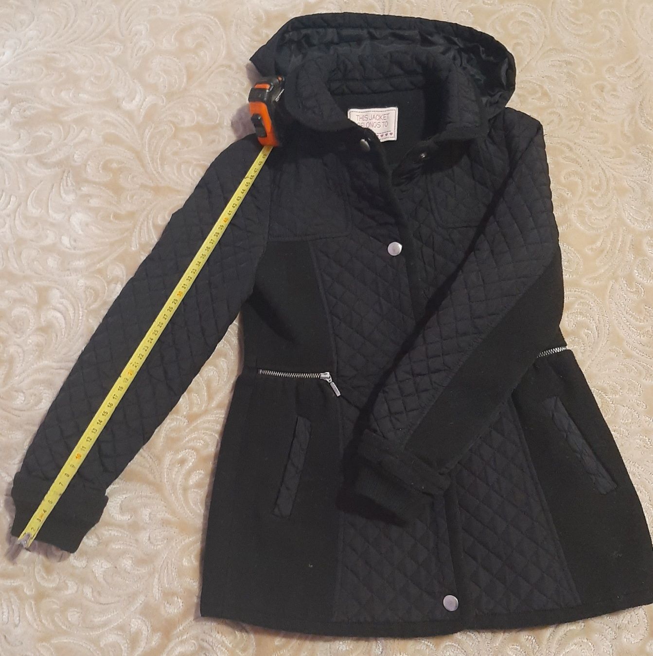 Стильное демисезонное стеганое пальто 7-8 лет.