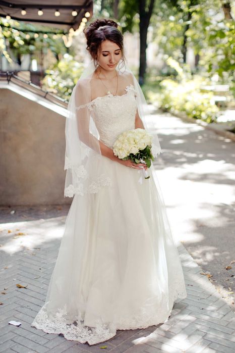 Продам весільну сукню.