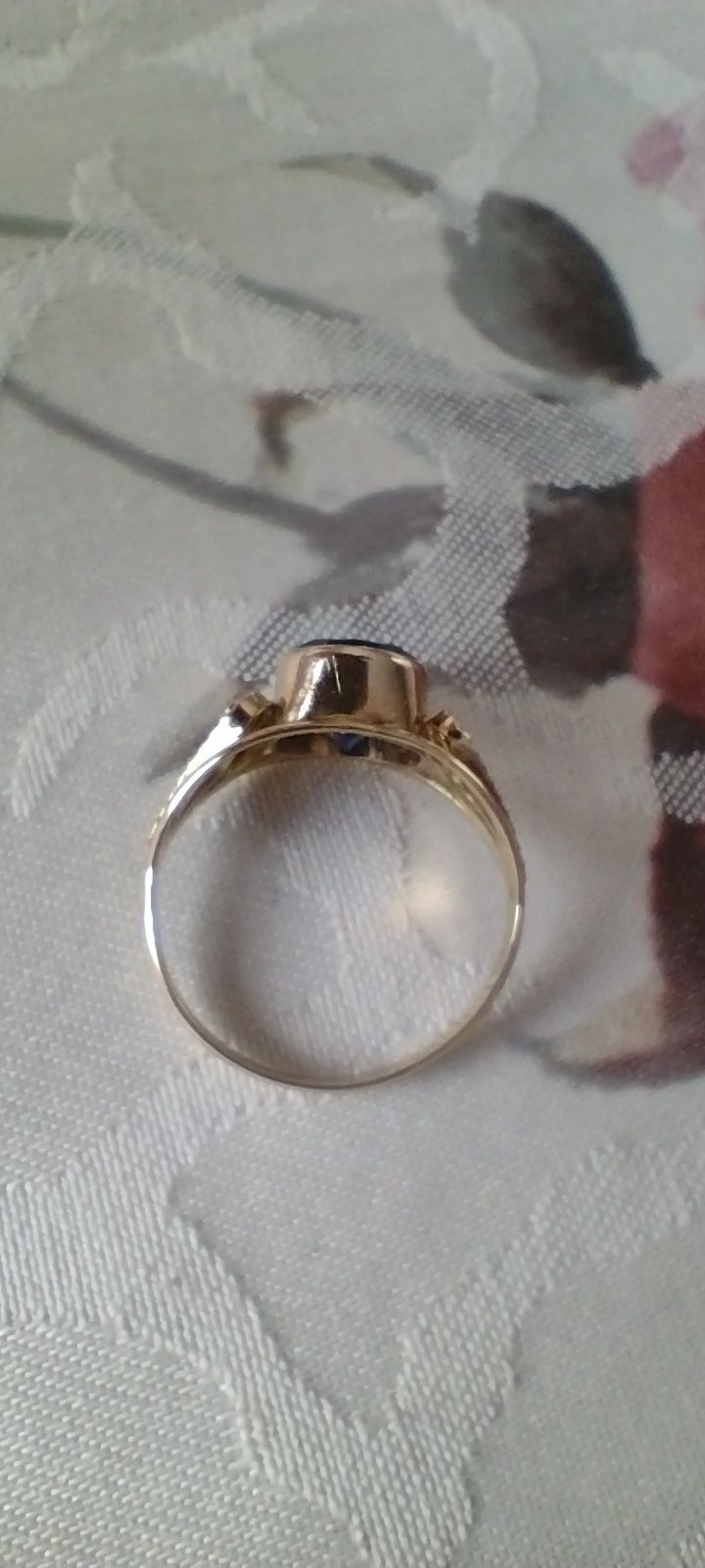 Złoty pierścionek 585