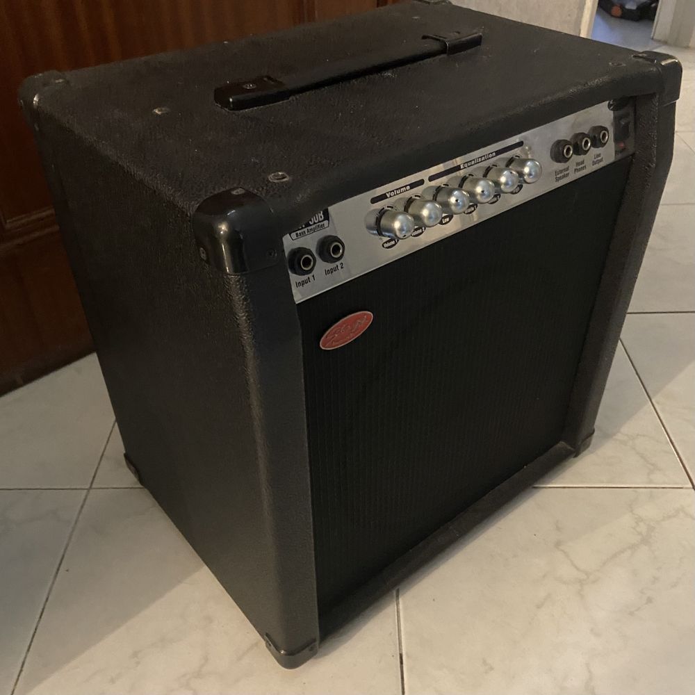 Amplificador de Baixo STAGG CA-50B