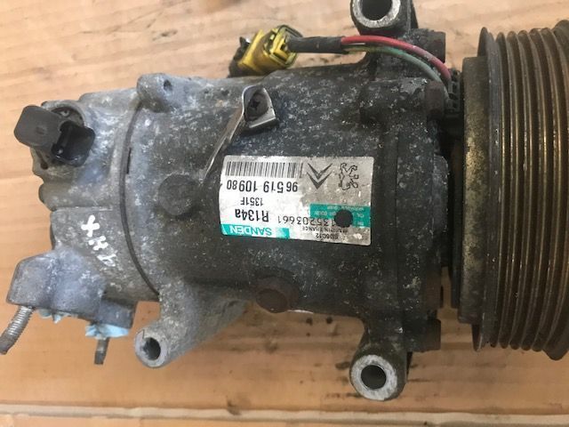 Compressor de ac ar condicionada Citroen C 4 1.6 HDI