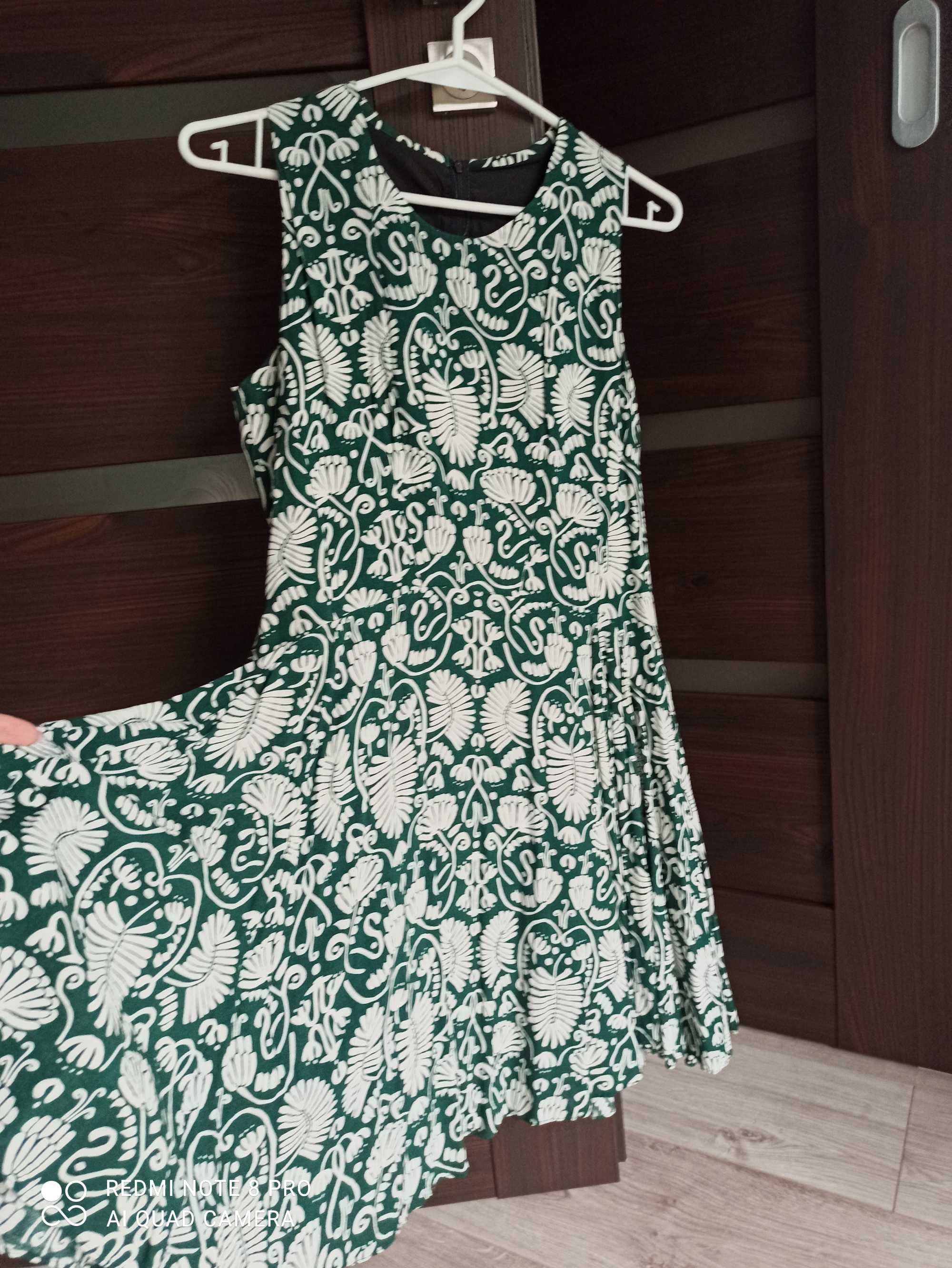 Piękna sukienka H&M S zielona biała z koła rozkloszowana na lato