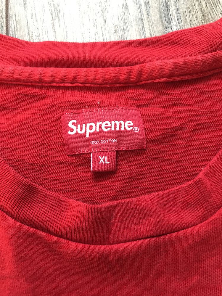 Supreme Gradient Arc Top Red tee