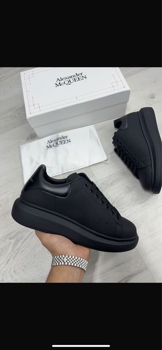 Alexander Mcqueen Pretos Novos
