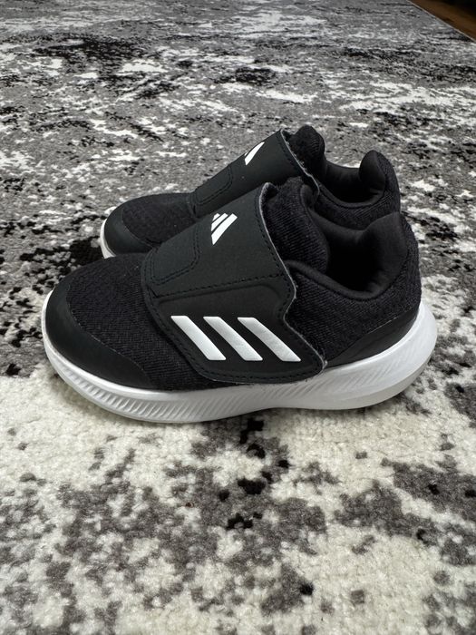 Кросівки adidas для хлопчика
