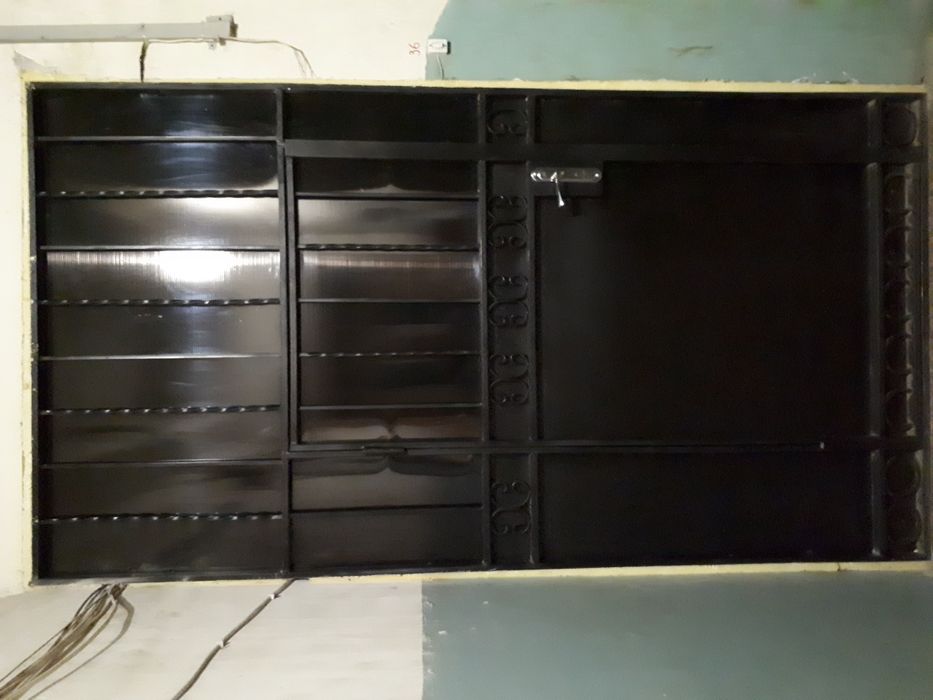 Тамбурные, парадные, решетчатые двери.