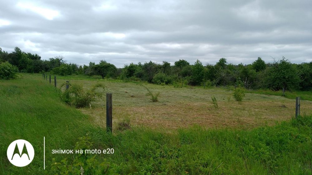 Продам ділянку. Недалеко від міста