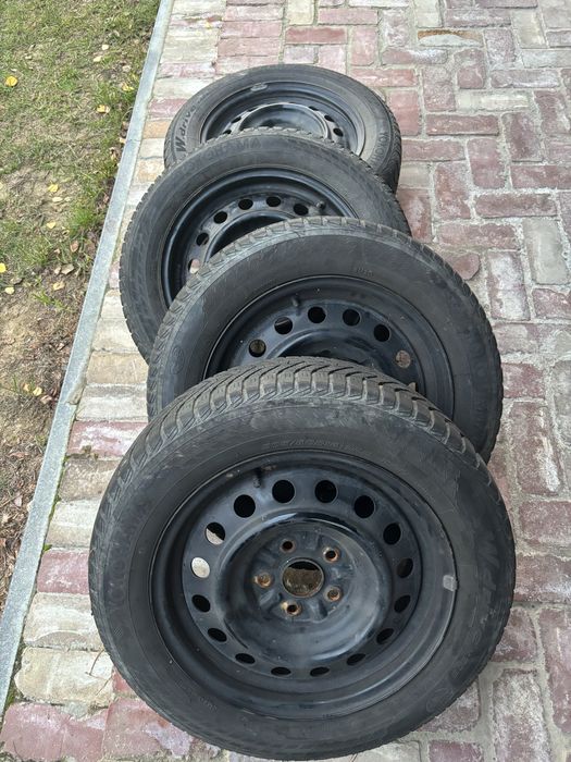 Sprzedam komplet opon  zimowych na stalowych 16”