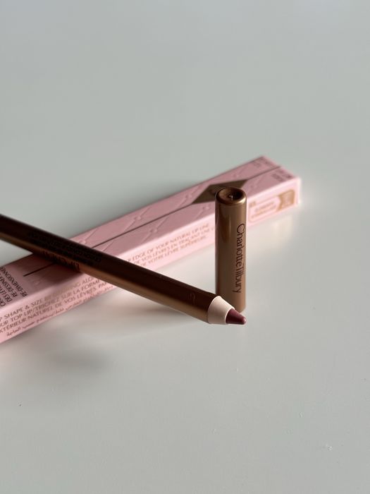 Charlotte Tilbury Lip Cheat – konturówka do ust Odcień Pillow Talk