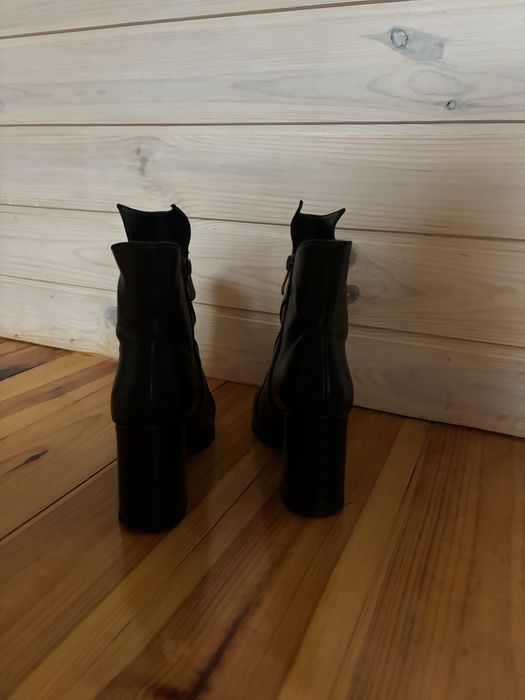 Ботінки осінні 38 розмір