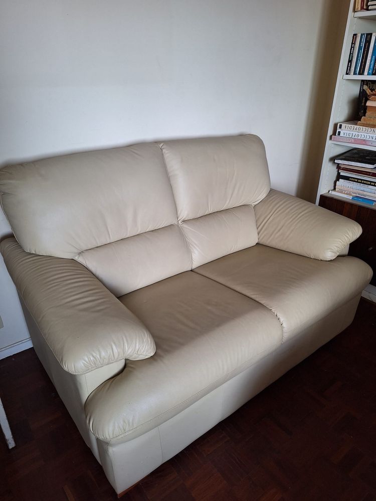 Sofá de cabedal branco