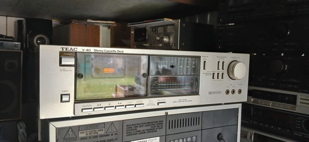TEAC V-40 magnetofon