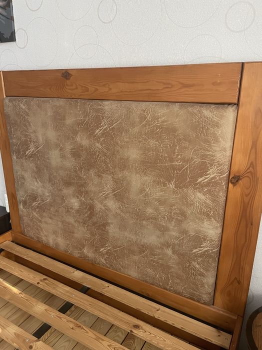 Кровать двухспальна деревянная  с подьемным механизмом и нишей