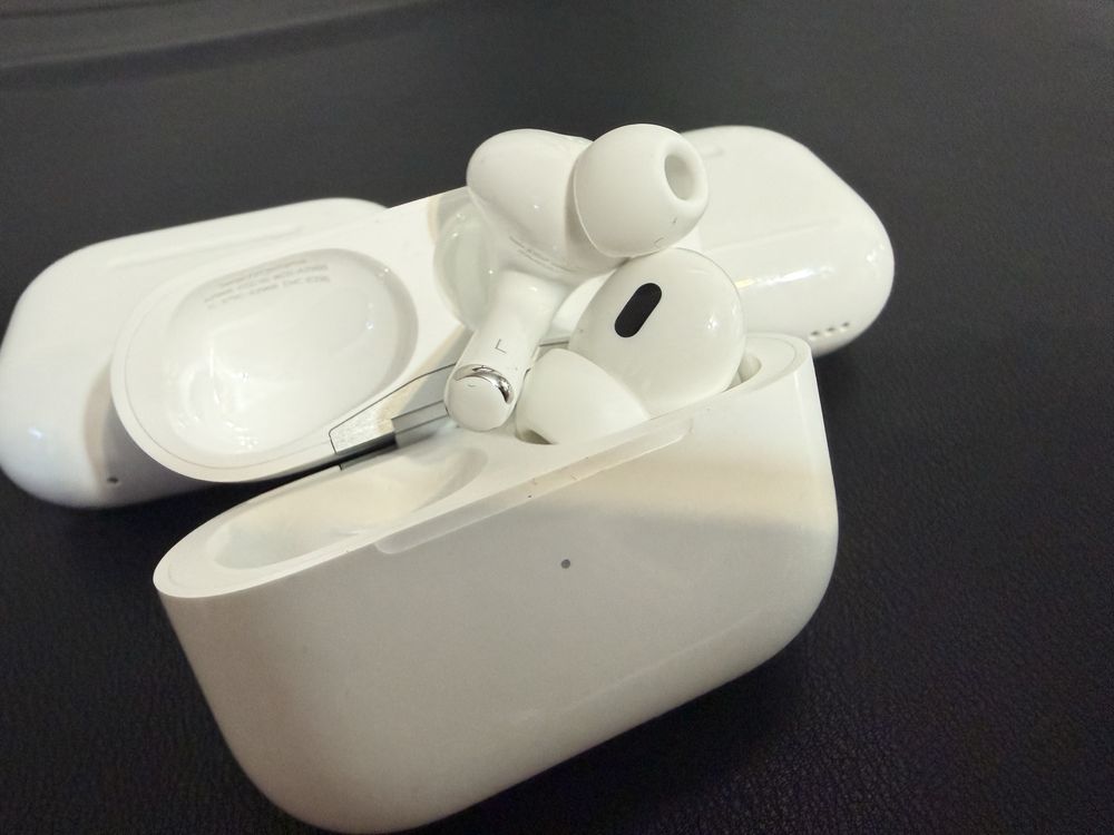 AirPods Pro 2 Type-C Lighting