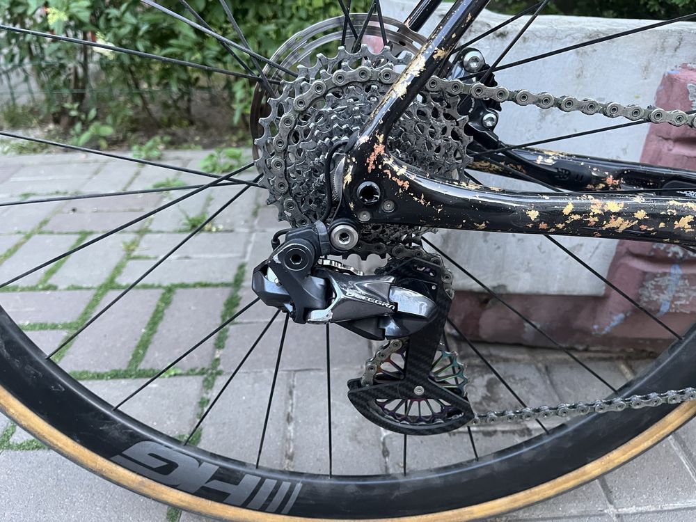 Топовий шосейний велосипед Trek Emonda SLR Disc Di2 (рама 56)