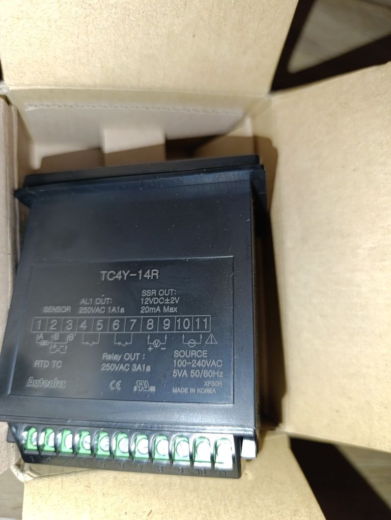 Температурний контролер TC4Y-14R