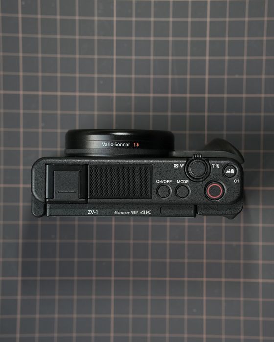 Камера SONY ZV-1 (додатковий батарейний блок TELESIN + wood grip)