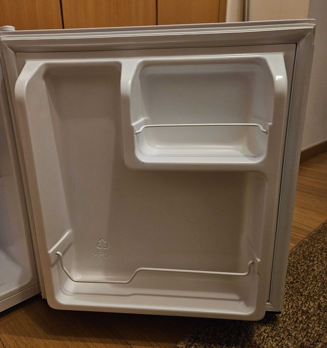Frigorífico Mini Bar KUNFT  (45 L - 50 cm - Branco) Como Novo