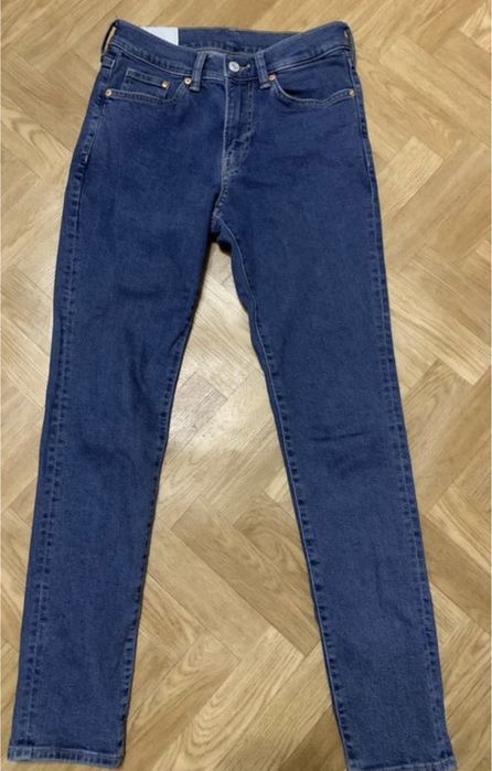 Скіні джинси.