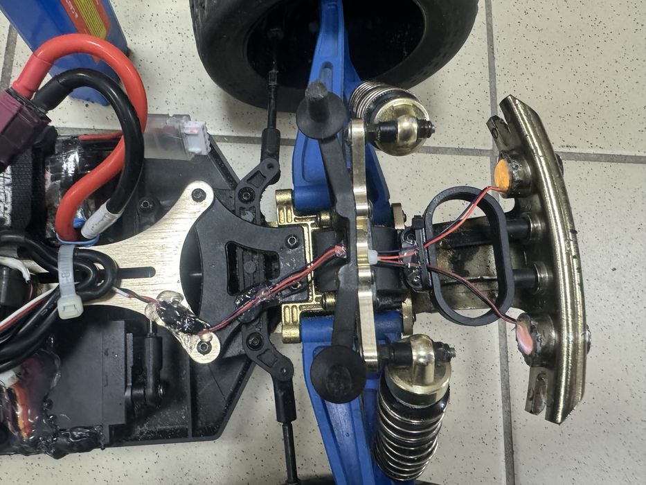 Jlb j3 speed traxxas x-max 3s remo hobby wltoys himoto машинка пульт