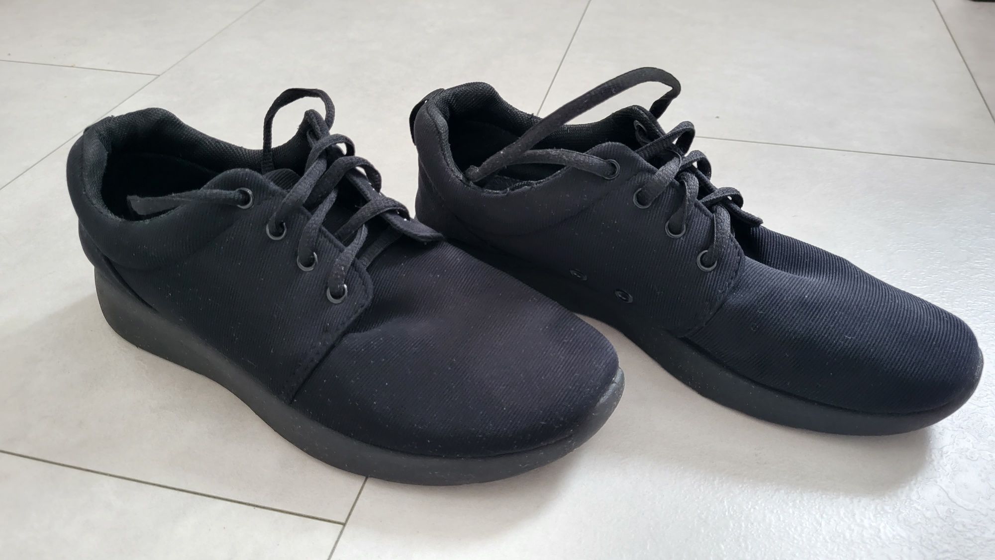Buty czarne 42 chłopięce