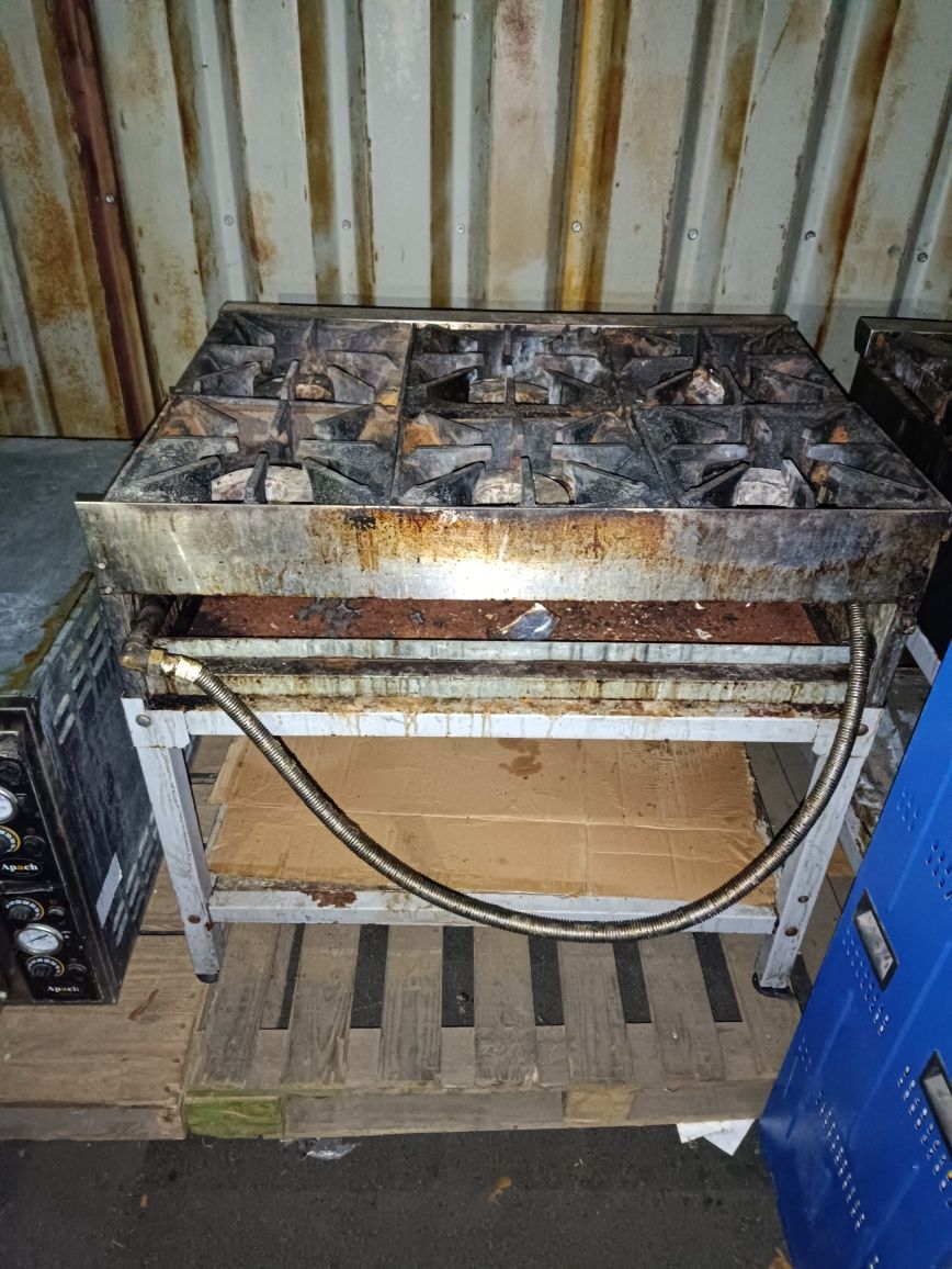 Плита газовая на 6 конфорок CustomHeat. Профессиональная газовая печь