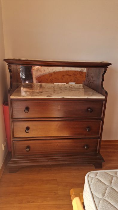 Cómoda  em mogno e pedra