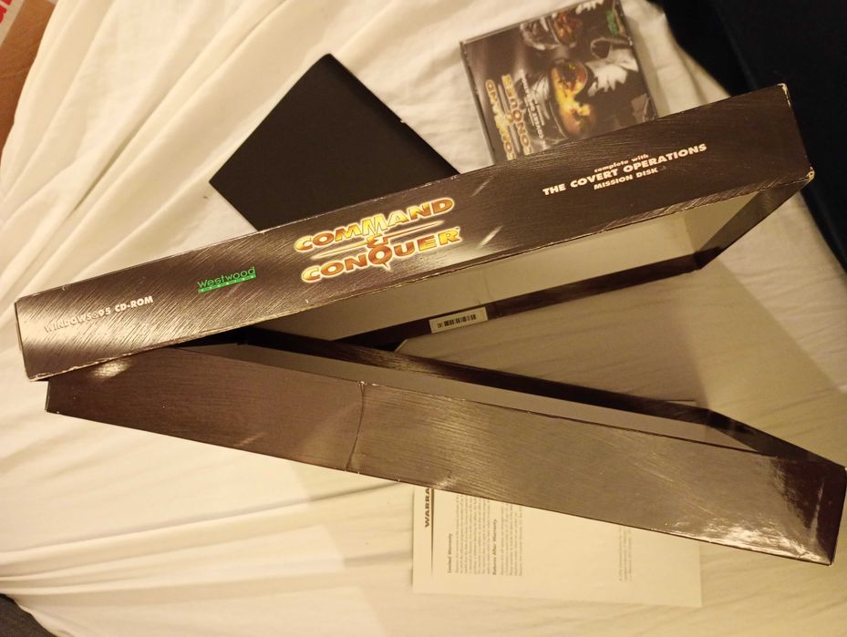 Command & Conquer Complete with the Covert Operations PC Big Box Eng