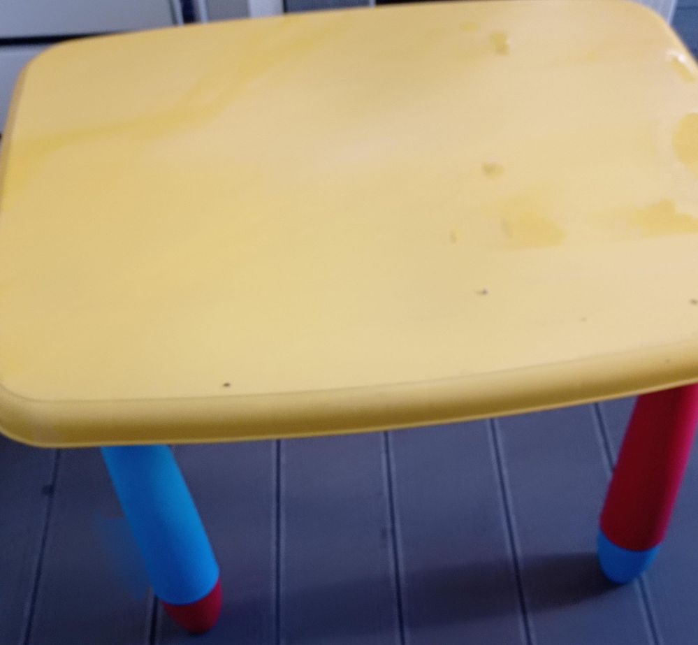 Stolik i dwa krzesla