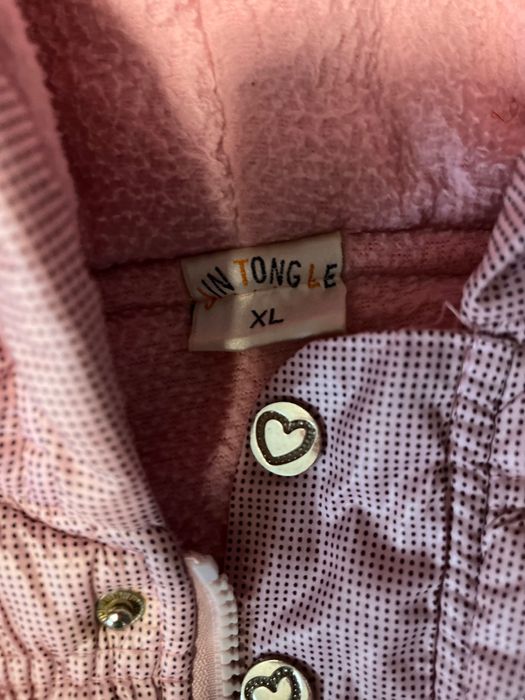 Віддам безкоштовно одяг для дівчинки !